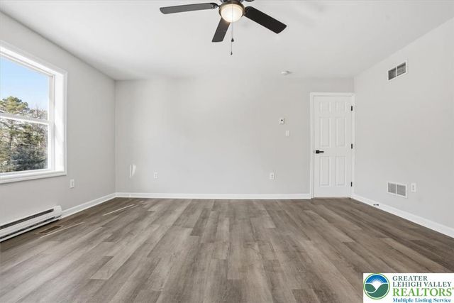 106 Greenleaf Drive, Tobyhanna Twp, PA 18334