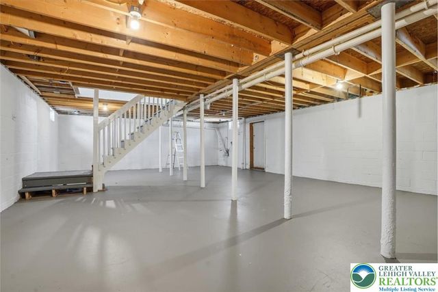 106 Greenleaf Drive, Tobyhanna Twp, PA 18334