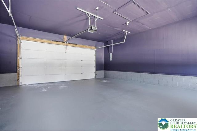 106 Greenleaf Drive, Tobyhanna Twp, PA 18334