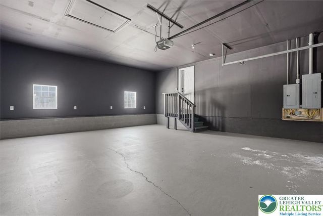 106 Greenleaf Drive, Tobyhanna Twp, PA 18334