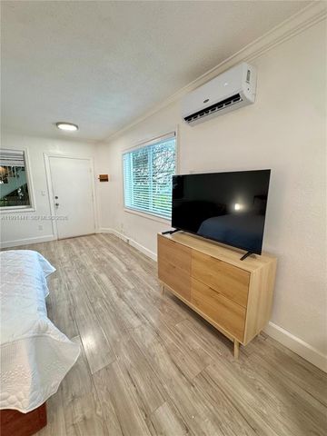 740 11th St 3A, Miami Beach, FL 33139