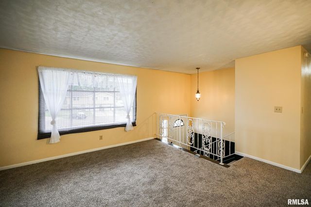 2705 W MILLBROOK Court, Peoria, IL 61615