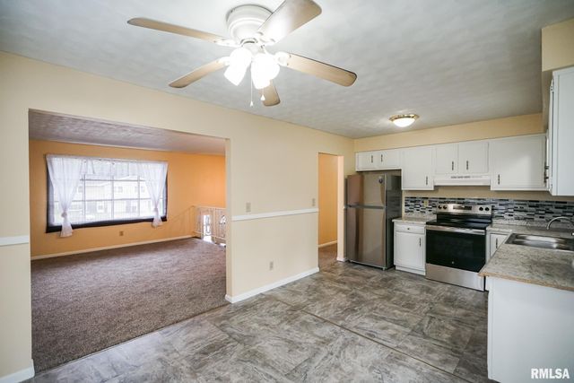 2705 W MILLBROOK Court, Peoria, IL 61615