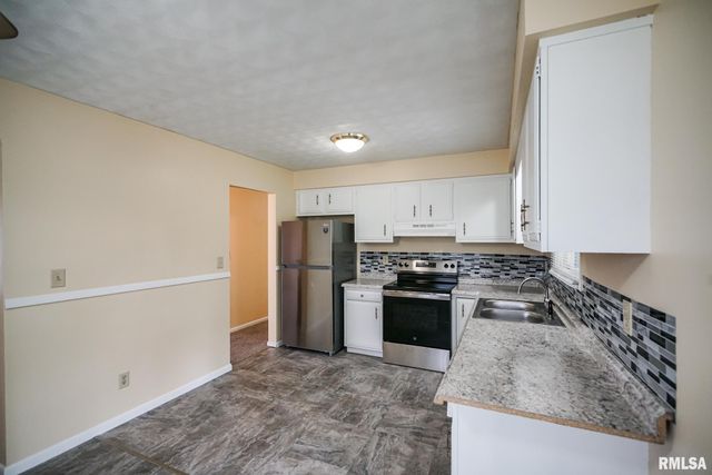 2705 W MILLBROOK Court, Peoria, IL 61615