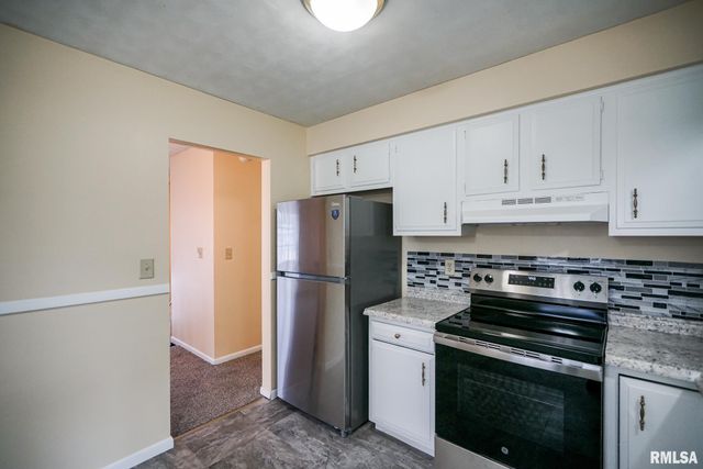 2705 W MILLBROOK Court, Peoria, IL 61615