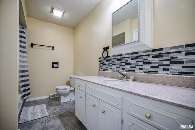 2705 W MILLBROOK Court, Peoria, IL 61615