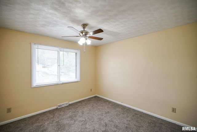 2705 W MILLBROOK Court, Peoria, IL 61615