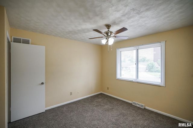 2705 W MILLBROOK Court, Peoria, IL 61615