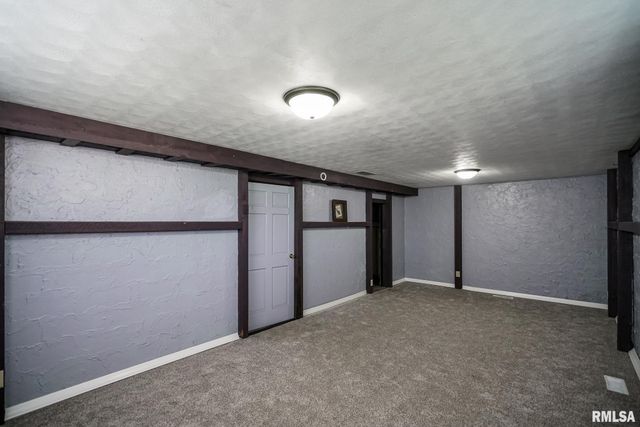 2705 W MILLBROOK Court, Peoria, IL 61615