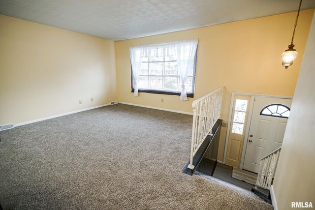 2705 W MILLBROOK Court, Peoria, IL 61615