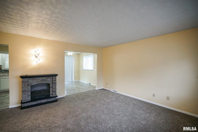 2705 W MILLBROOK Court, Peoria, IL 61615