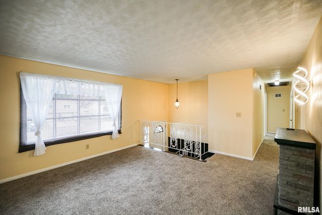 2705 W MILLBROOK Court, Peoria, IL 61615