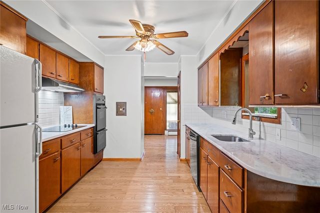 6208 Dora Boulevard, Independence, OH 44131