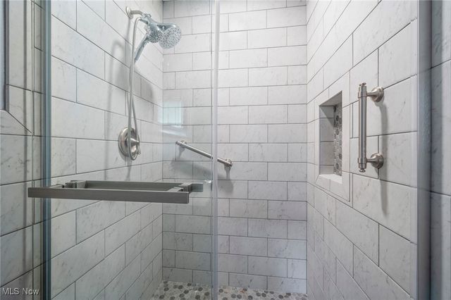 6208 Dora Boulevard, Independence, OH 44131