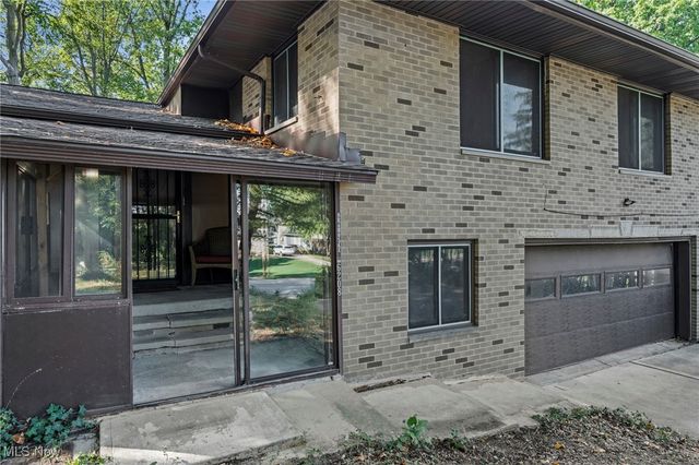 6208 Dora Boulevard, Independence, OH 44131