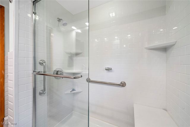 6208 Dora Boulevard, Independence, OH 44131