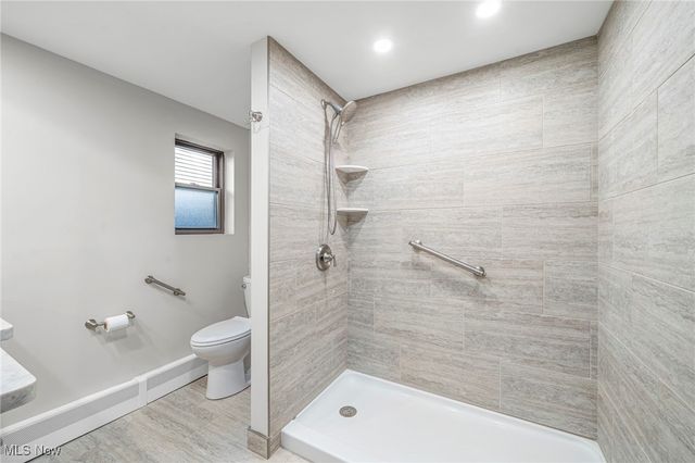 6208 Dora Boulevard, Independence, OH 44131