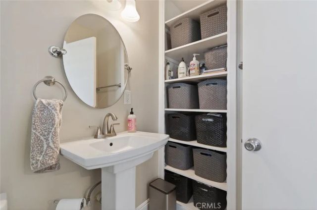 2246 Farringdon Drive, Pomona, CA 91768