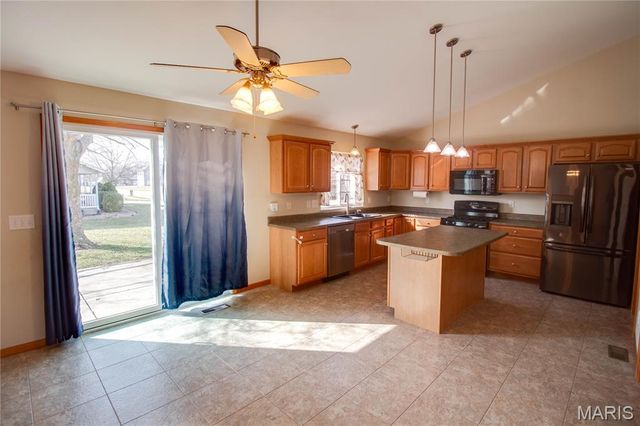 4285 Red Field Drive, Swansea, IL 62226