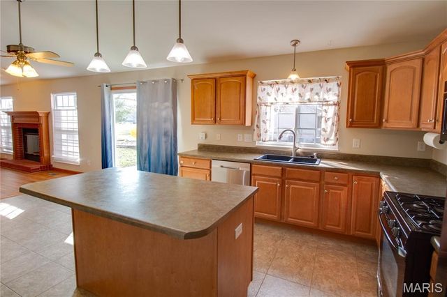 4285 Red Field Drive, Swansea, IL 62226