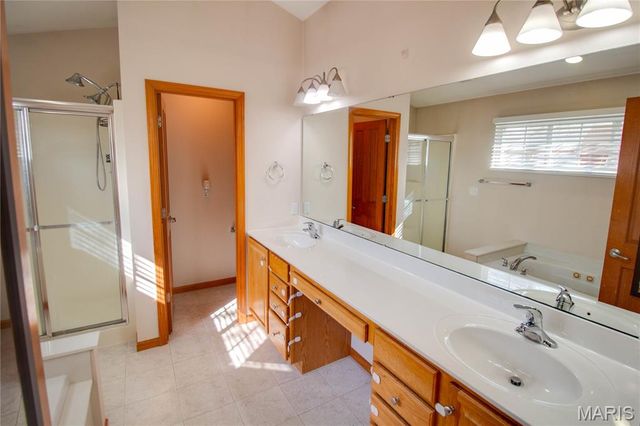 4285 Red Field Drive, Swansea, IL 62226