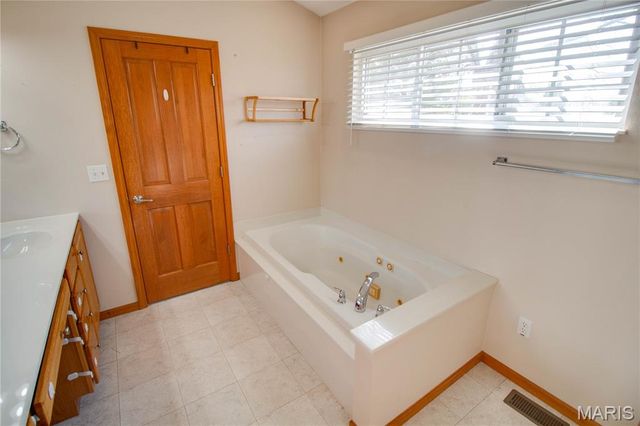 4285 Red Field Drive, Swansea, IL 62226