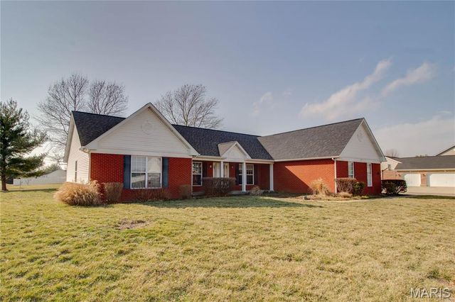4285 Red Field Drive, Swansea, IL 62226