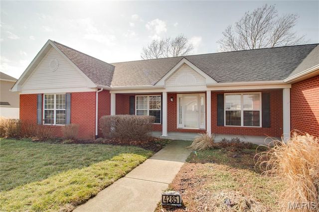 4285 Red Field Drive, Swansea, IL 62226