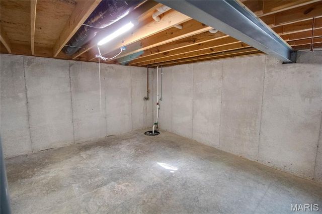 4285 Red Field Drive, Swansea, IL 62226