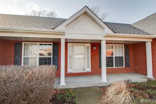 4285 Red Field Drive, Swansea, IL 62226