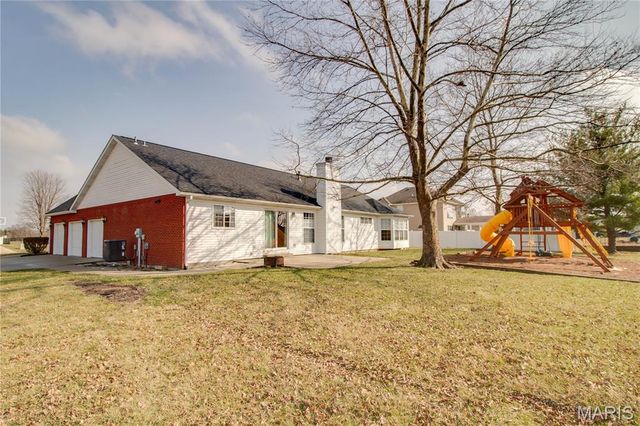 4285 Red Field Drive, Swansea, IL 62226