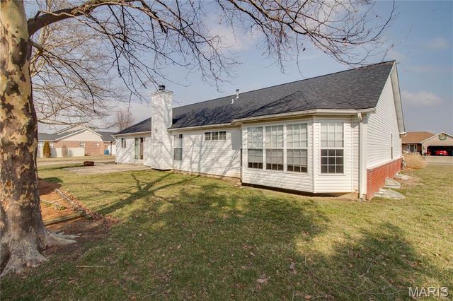 4285 Red Field Drive, Swansea, IL 62226