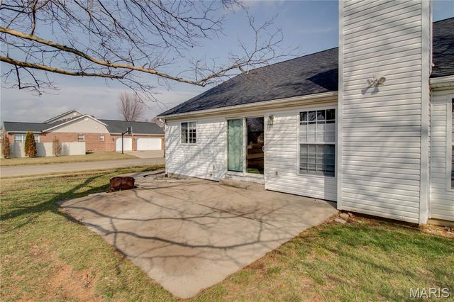 4285 Red Field Drive, Swansea, IL 62226