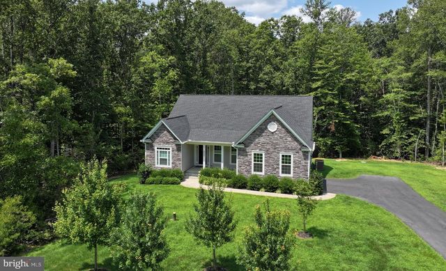 8005 ASHFORD DR, Fredericksburg, VA 22407