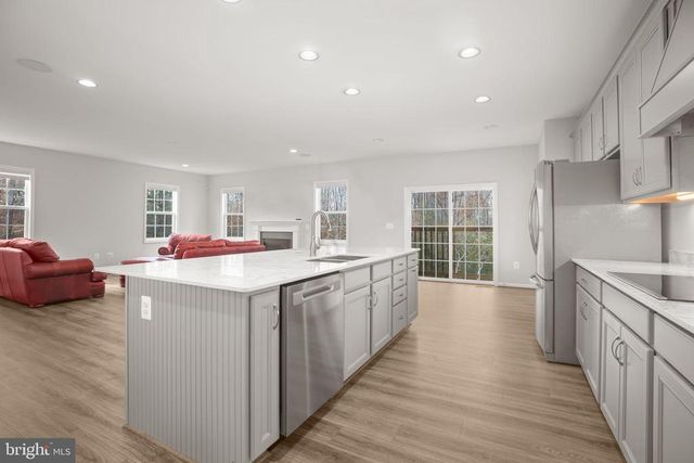 8005 ASHFORD DR, Fredericksburg, VA 22407