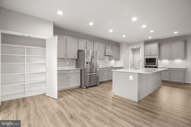 8005 ASHFORD DR, Fredericksburg, VA 22407