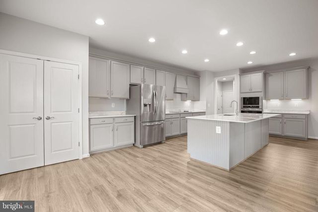 8005 ASHFORD DR, Fredericksburg, VA 22407