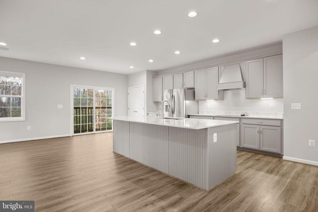 8005 ASHFORD DR, Fredericksburg, VA 22407