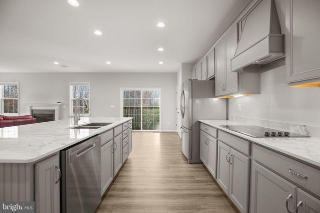 8005 ASHFORD DR, Fredericksburg, VA 22407