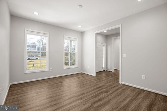 8005 ASHFORD DR, Fredericksburg, VA 22407