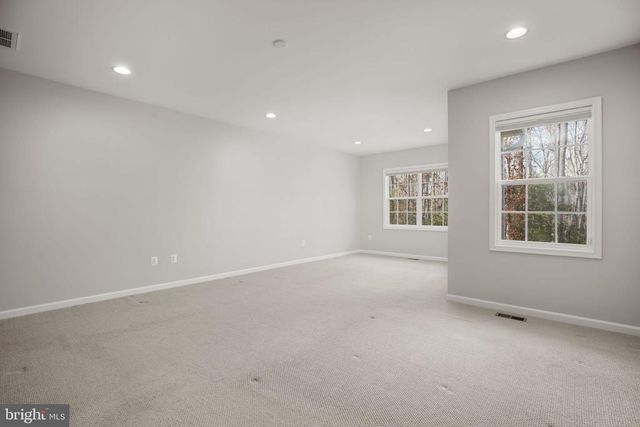 8005 ASHFORD DR, Fredericksburg, VA 22407