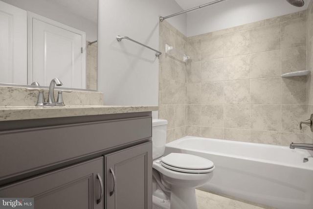 8005 ASHFORD DR, Fredericksburg, VA 22407