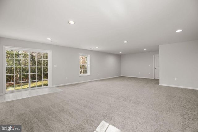 8005 ASHFORD DR, Fredericksburg, VA 22407