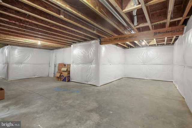 8005 ASHFORD DR, Fredericksburg, VA 22407