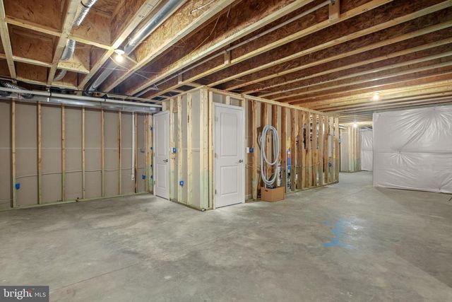 8005 ASHFORD DR, Fredericksburg, VA 22407