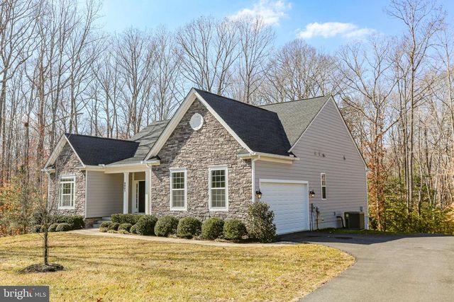 8005 ASHFORD DR, Fredericksburg, VA 22407