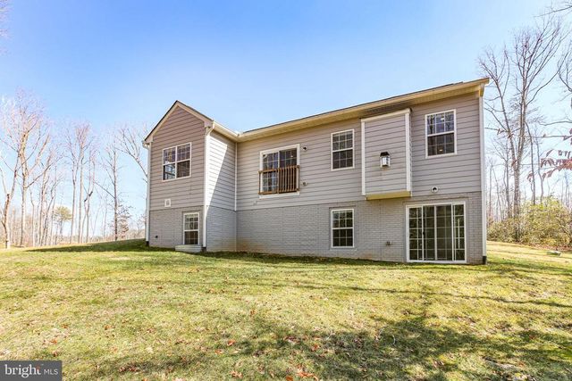 8005 ASHFORD DR, Fredericksburg, VA 22407