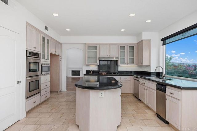 241 Camino Del Postigo, Escondido, CA 92029