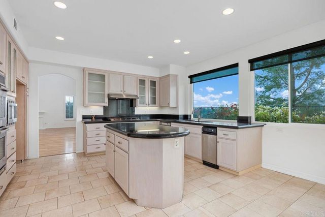 241 Camino Del Postigo, Escondido, CA 92029