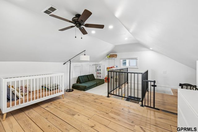 1018 S 35 Avenue, Omaha, NE 68105